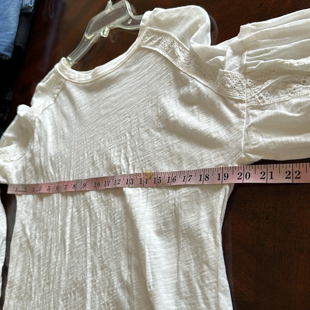 Eri + Ali white puff sleeves eyelet details small - Picture 7 of 7